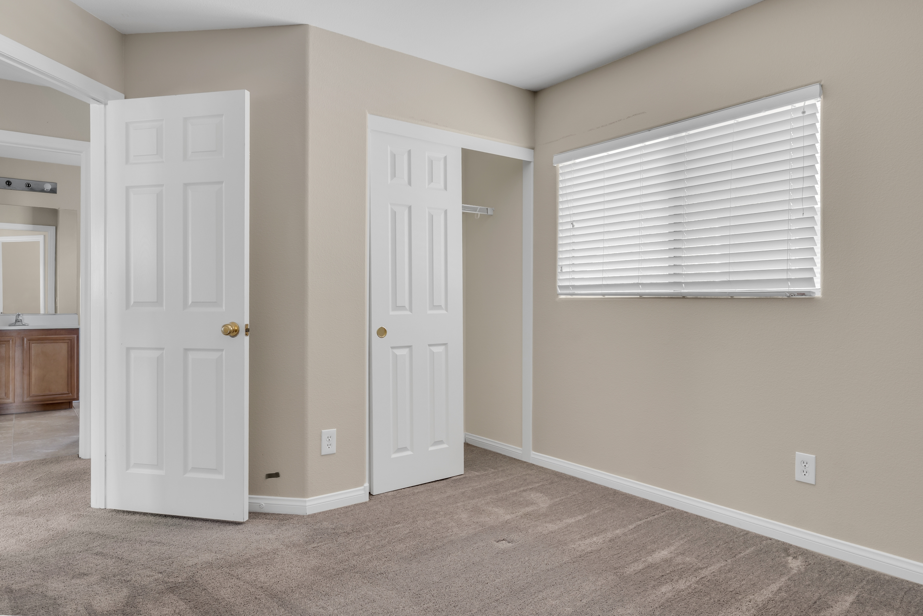 Property photo thumbnail 24