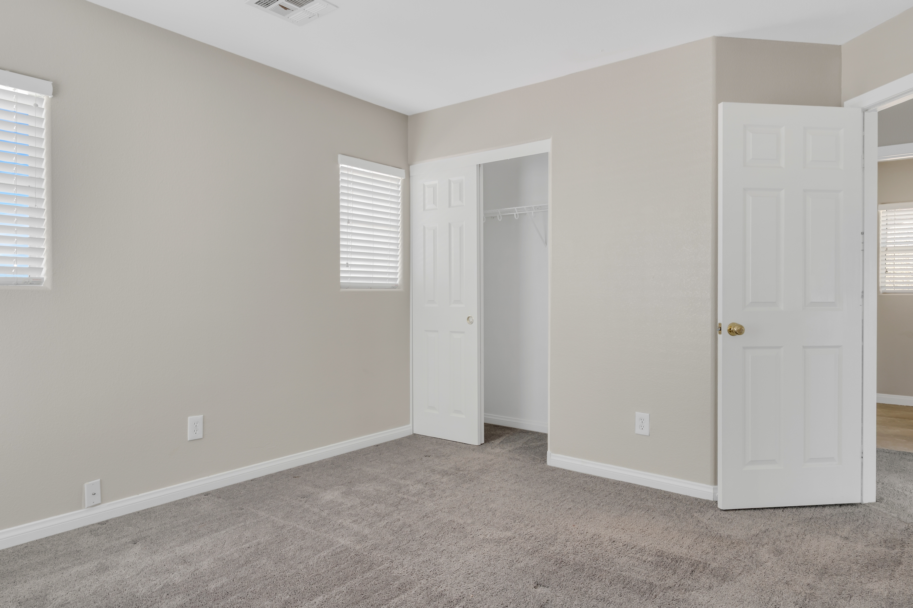 Property photo thumbnail 27