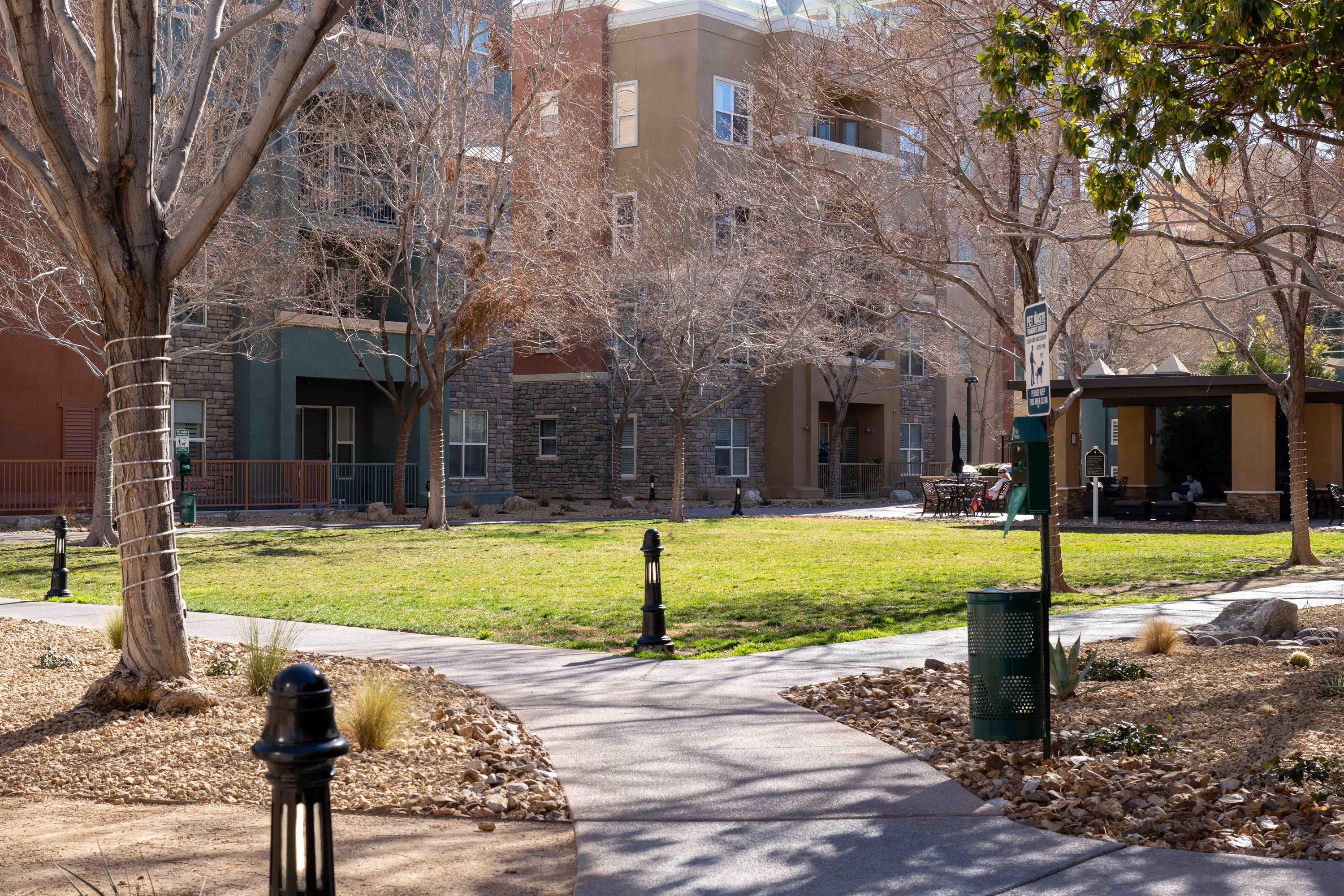 Property photo thumbnail 18