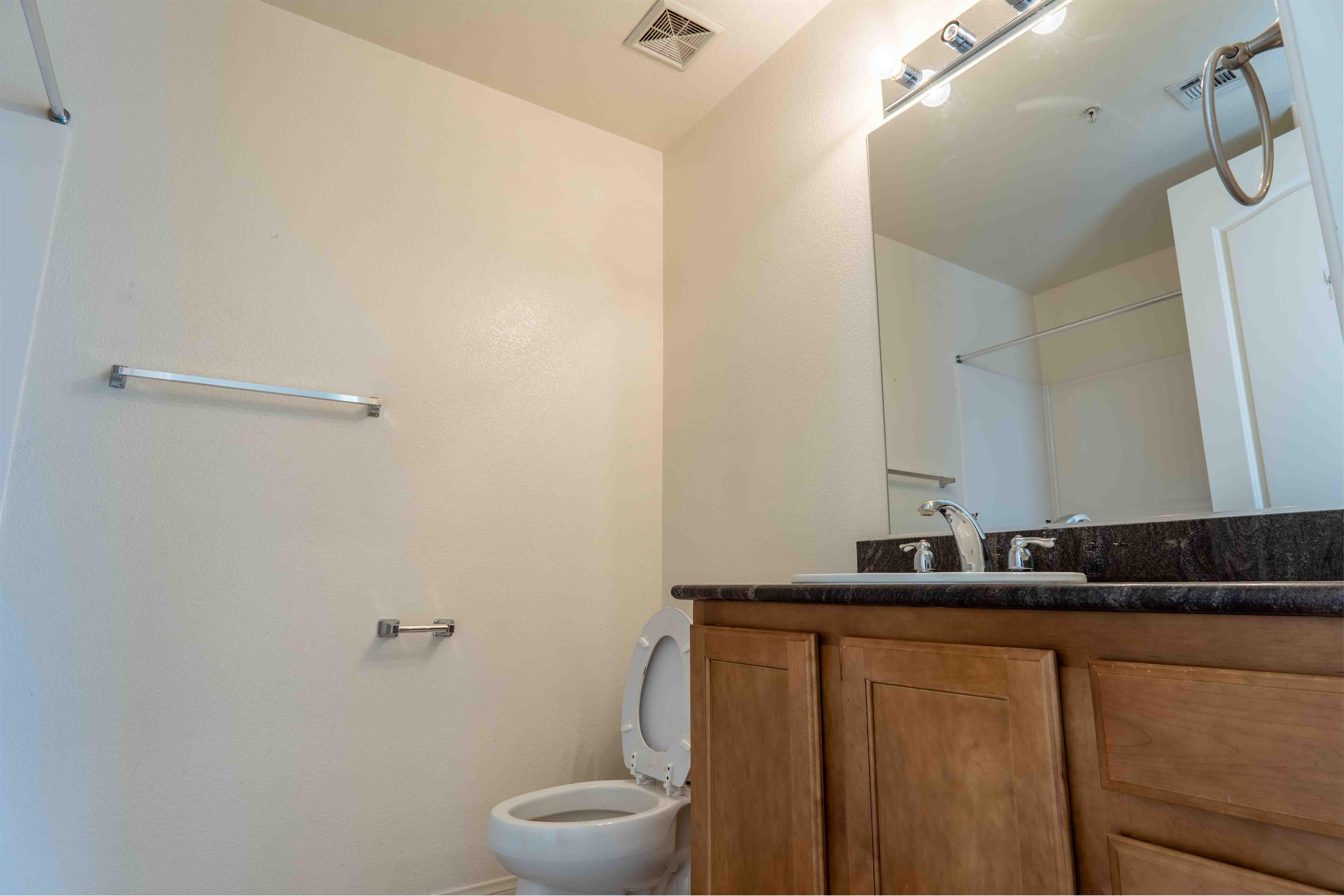 Property photo thumbnail 9