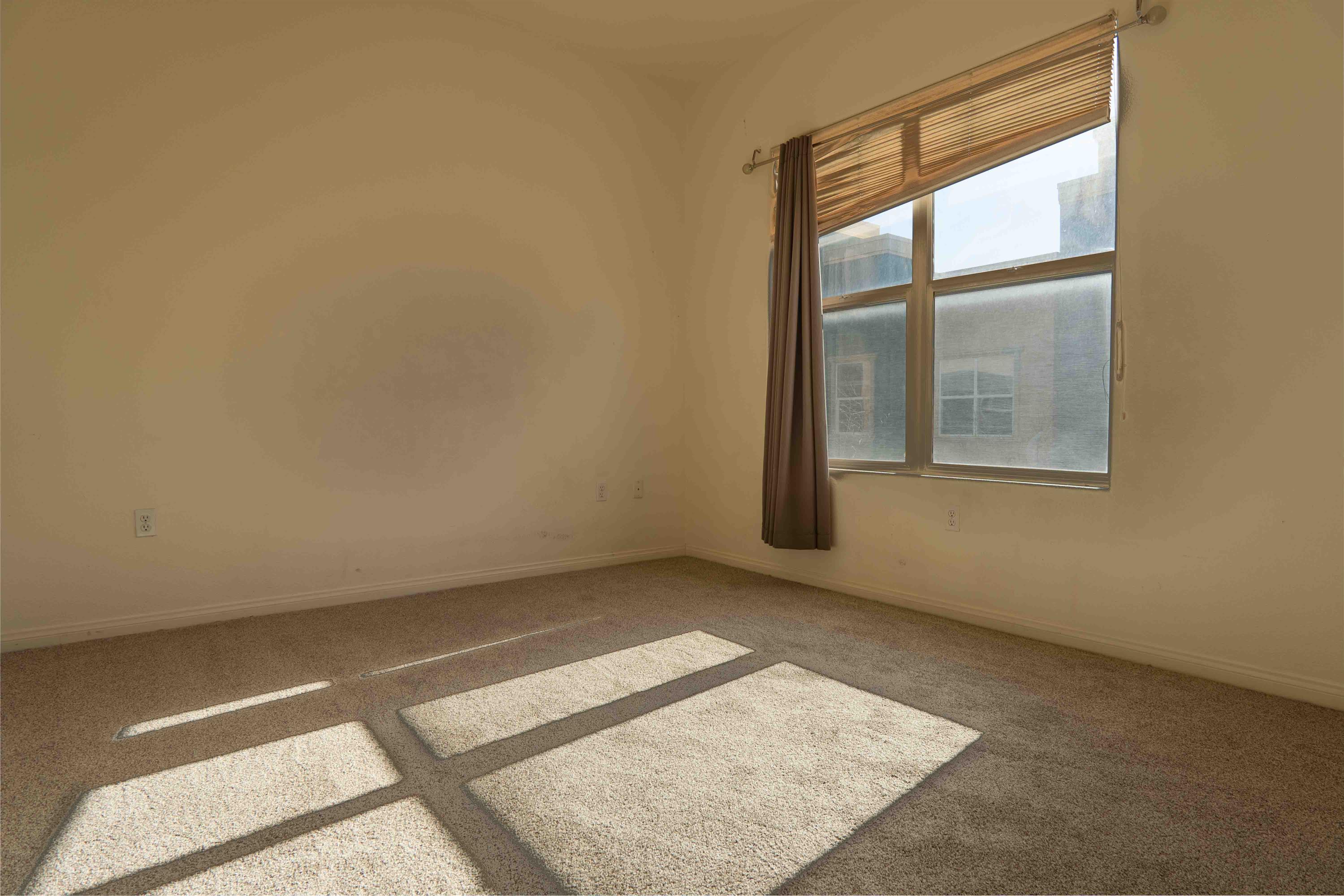 Property photo thumbnail 10