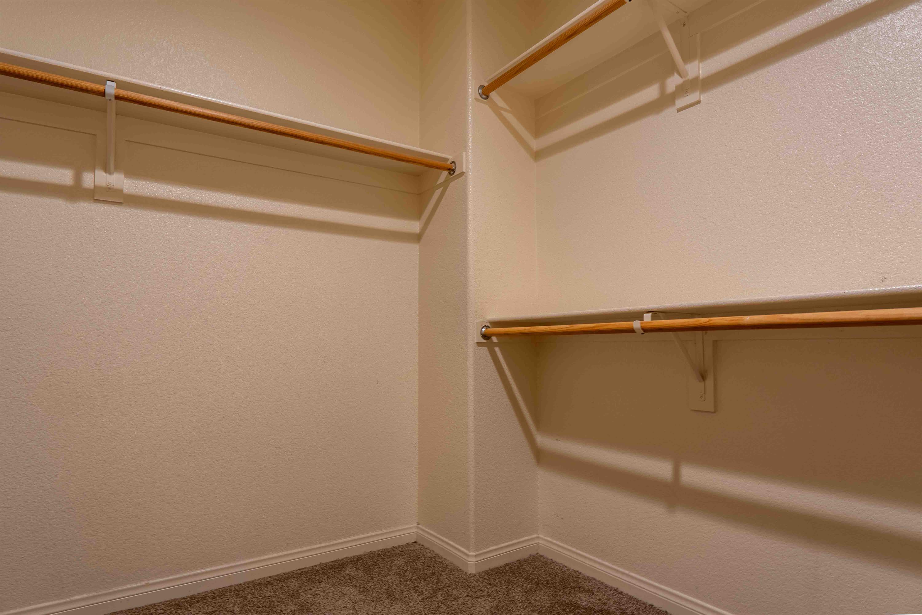 Property photo thumbnail 17