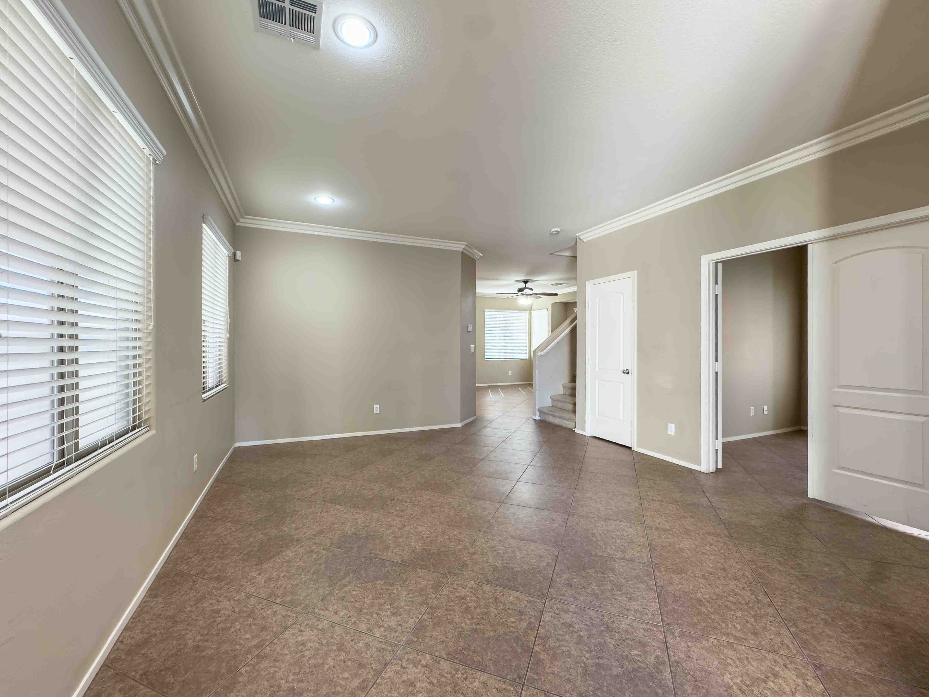 Property photo thumbnail 4