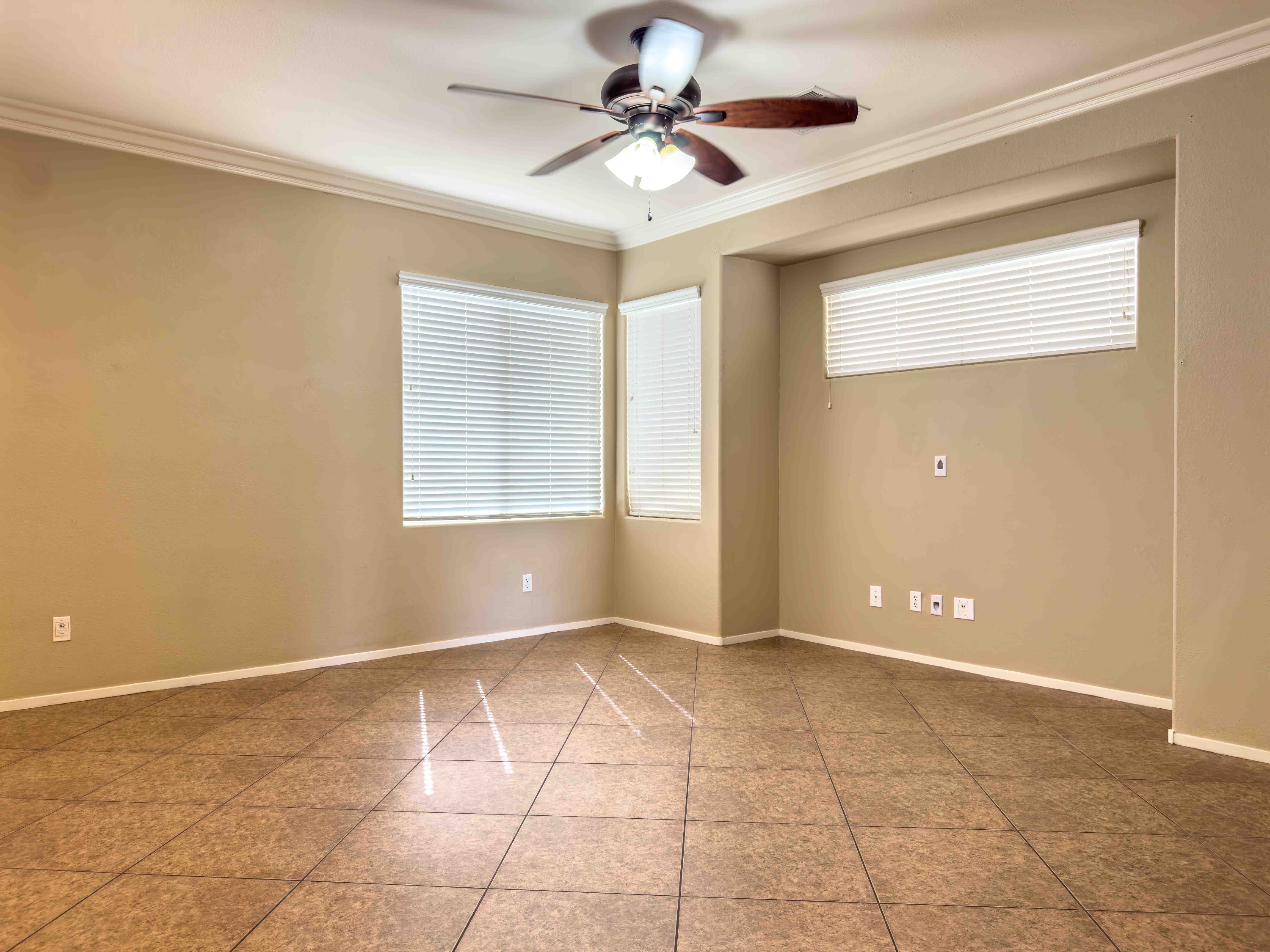 Property photo thumbnail 9