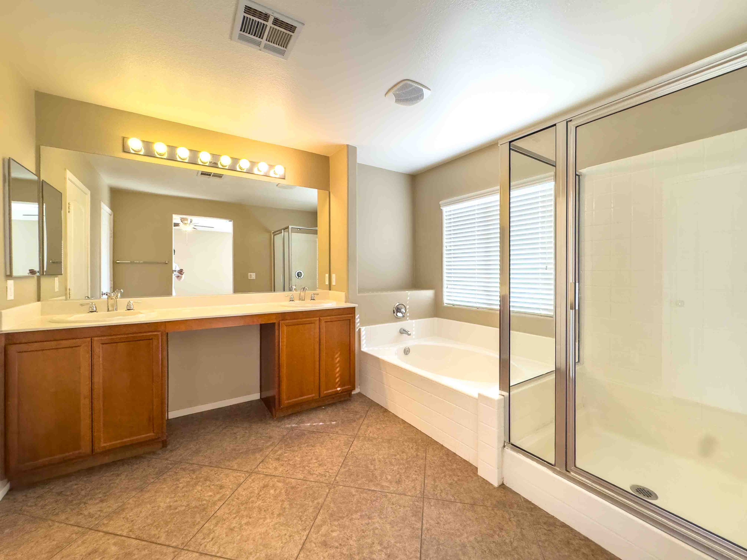 Property photo thumbnail 16