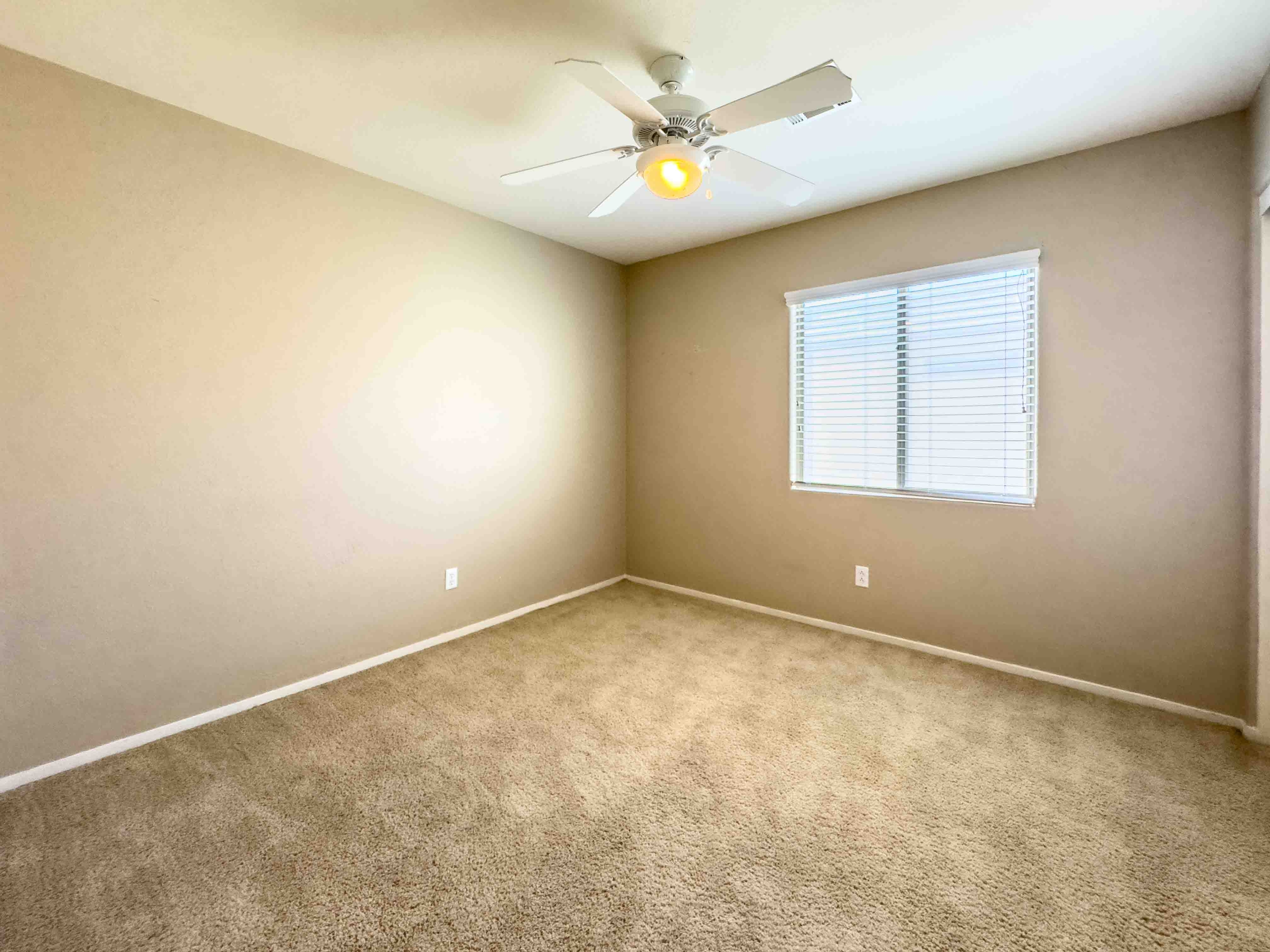 Property photo thumbnail 18