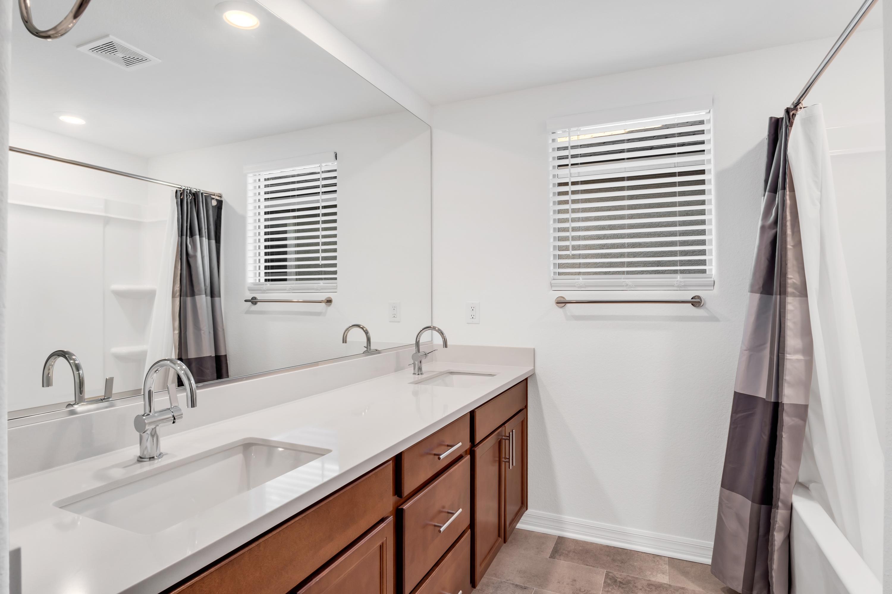 Property photo thumbnail 11