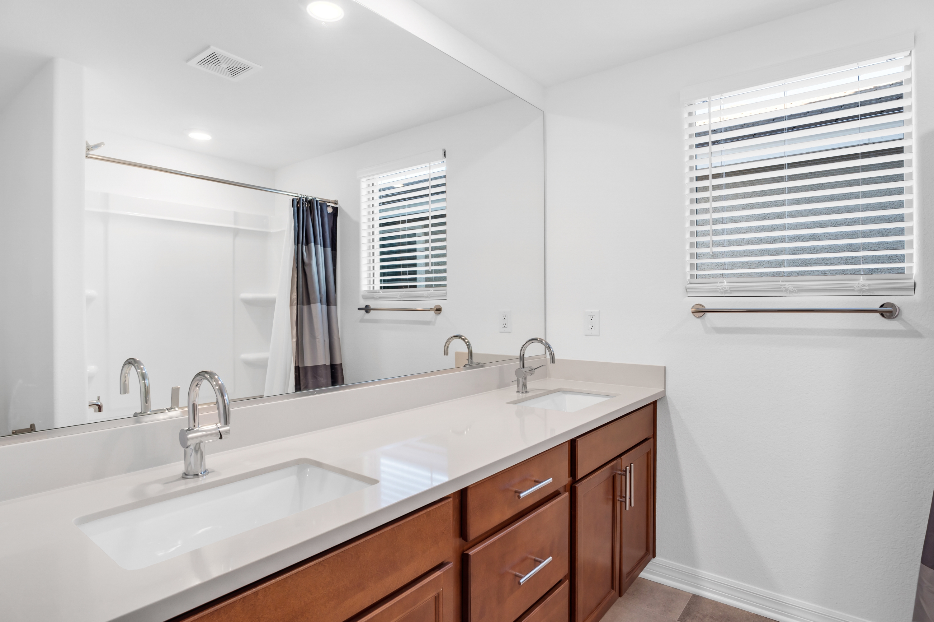 Property photo thumbnail 12