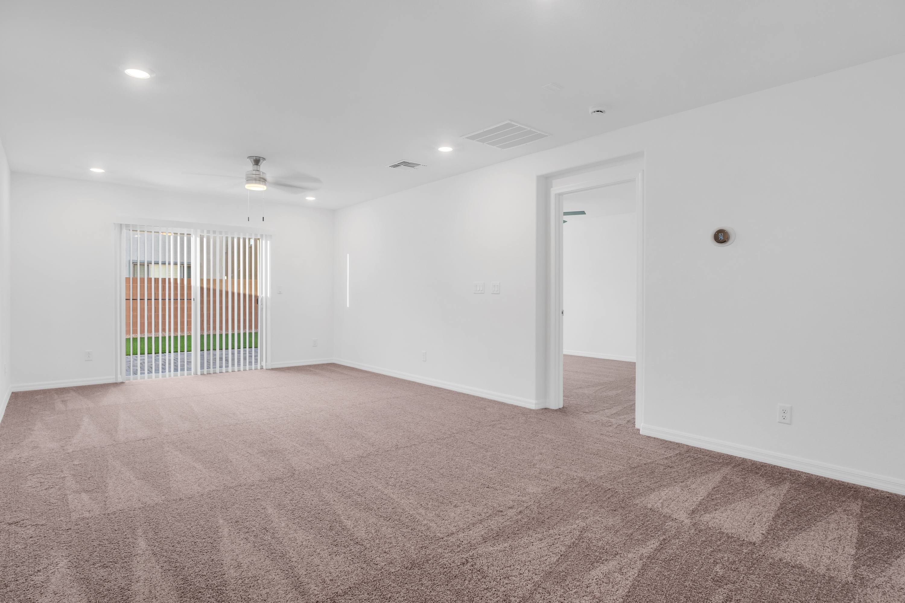 Property photo thumbnail 16
