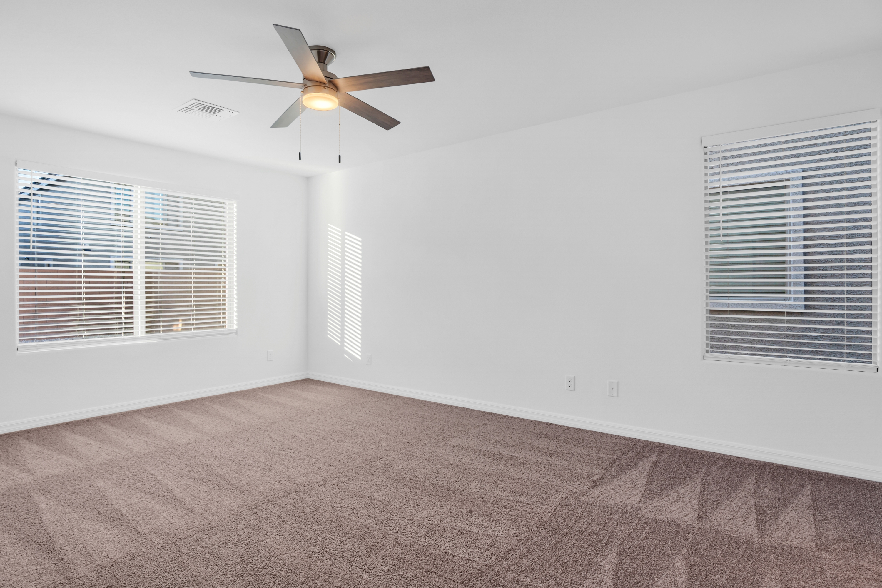 Property photo thumbnail 17