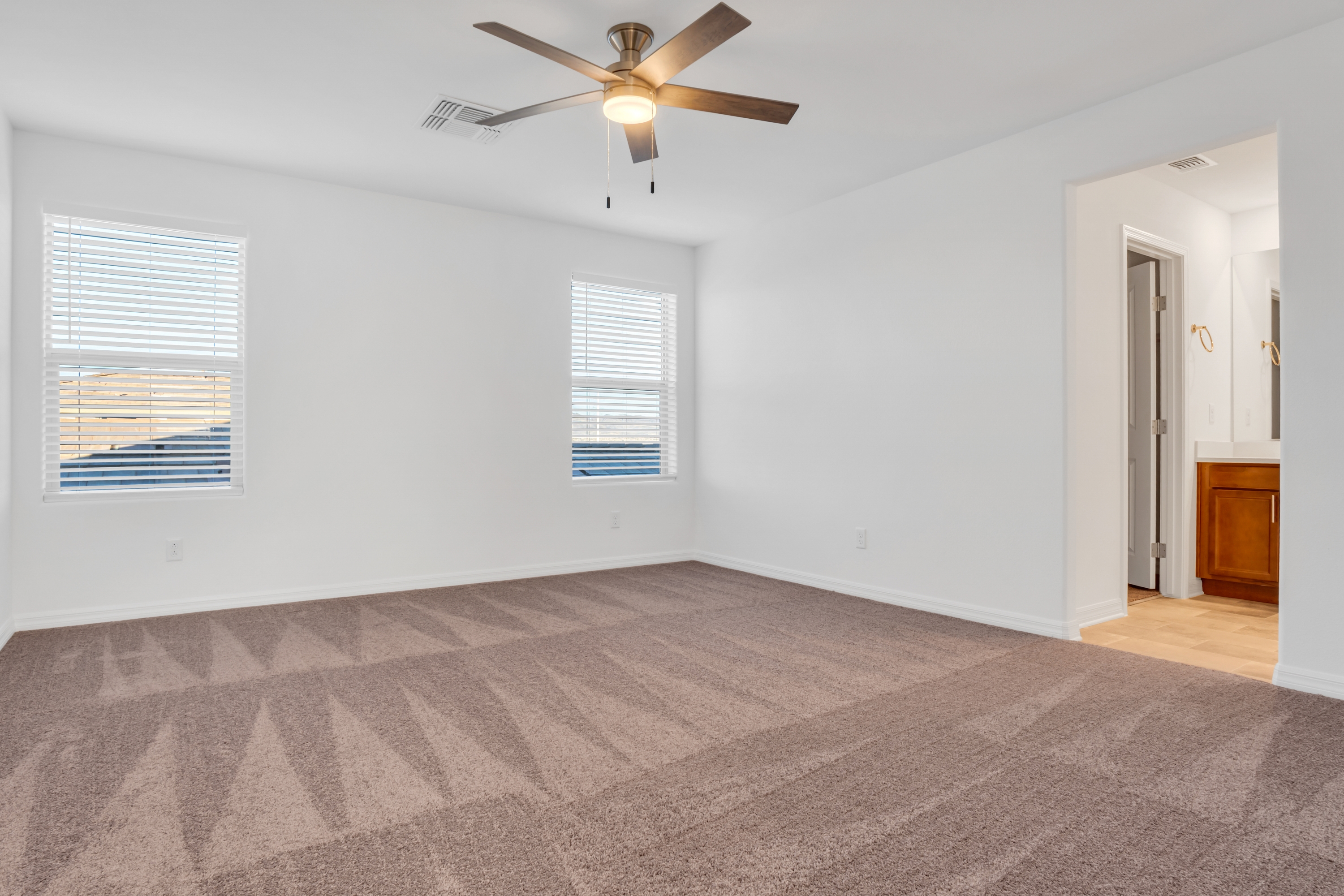 Property photo thumbnail 23