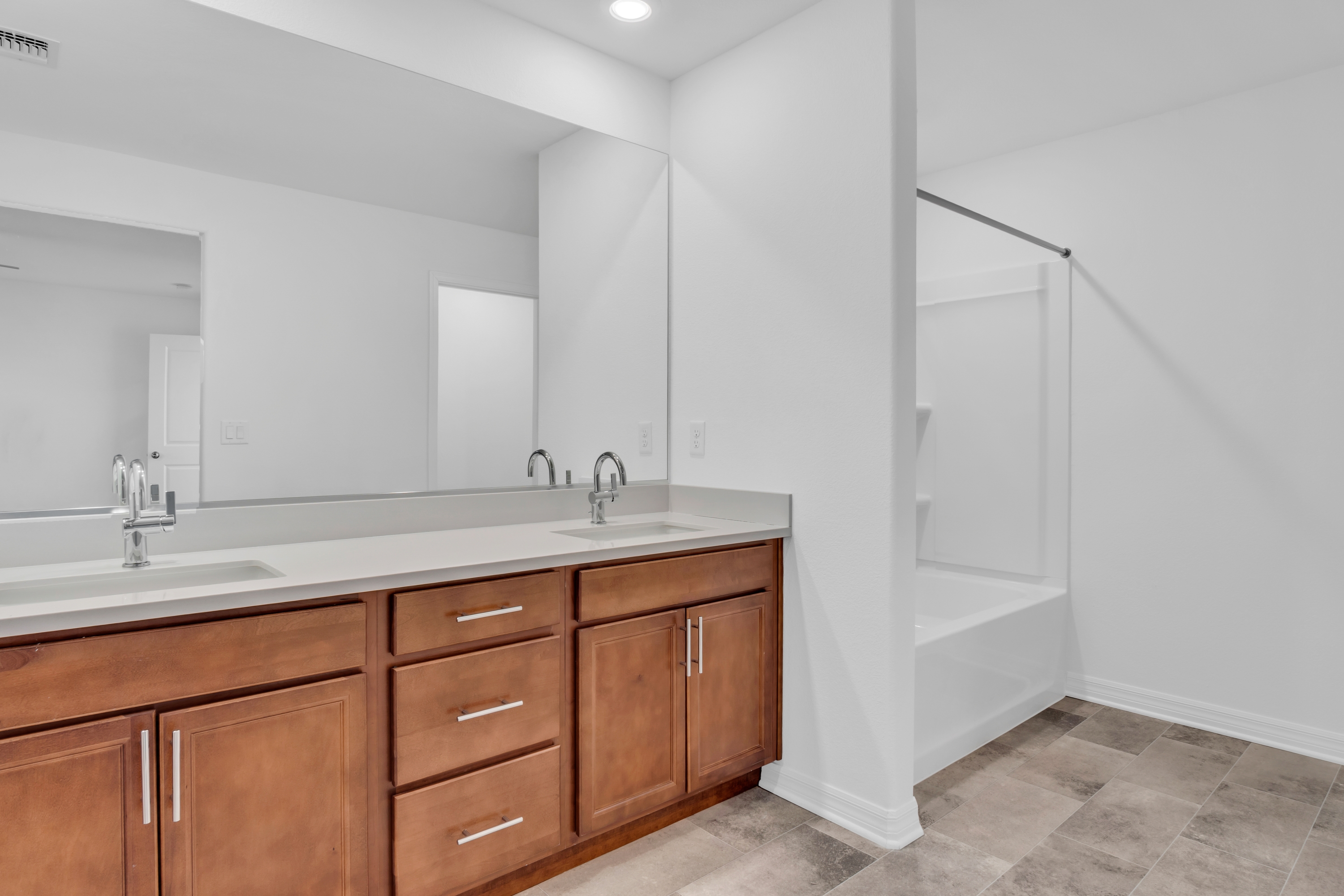Property photo thumbnail 24