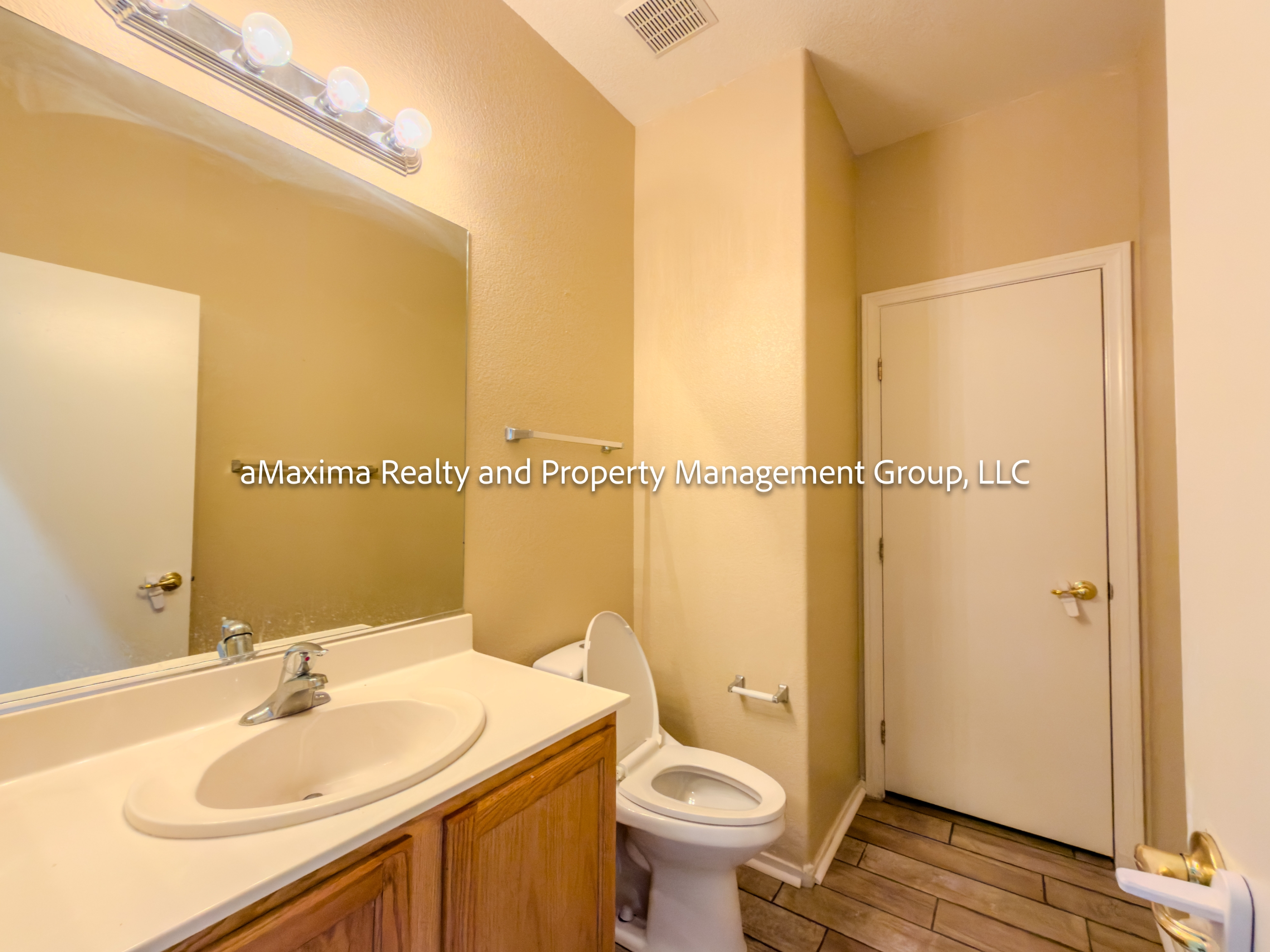 Property photo thumbnail 11