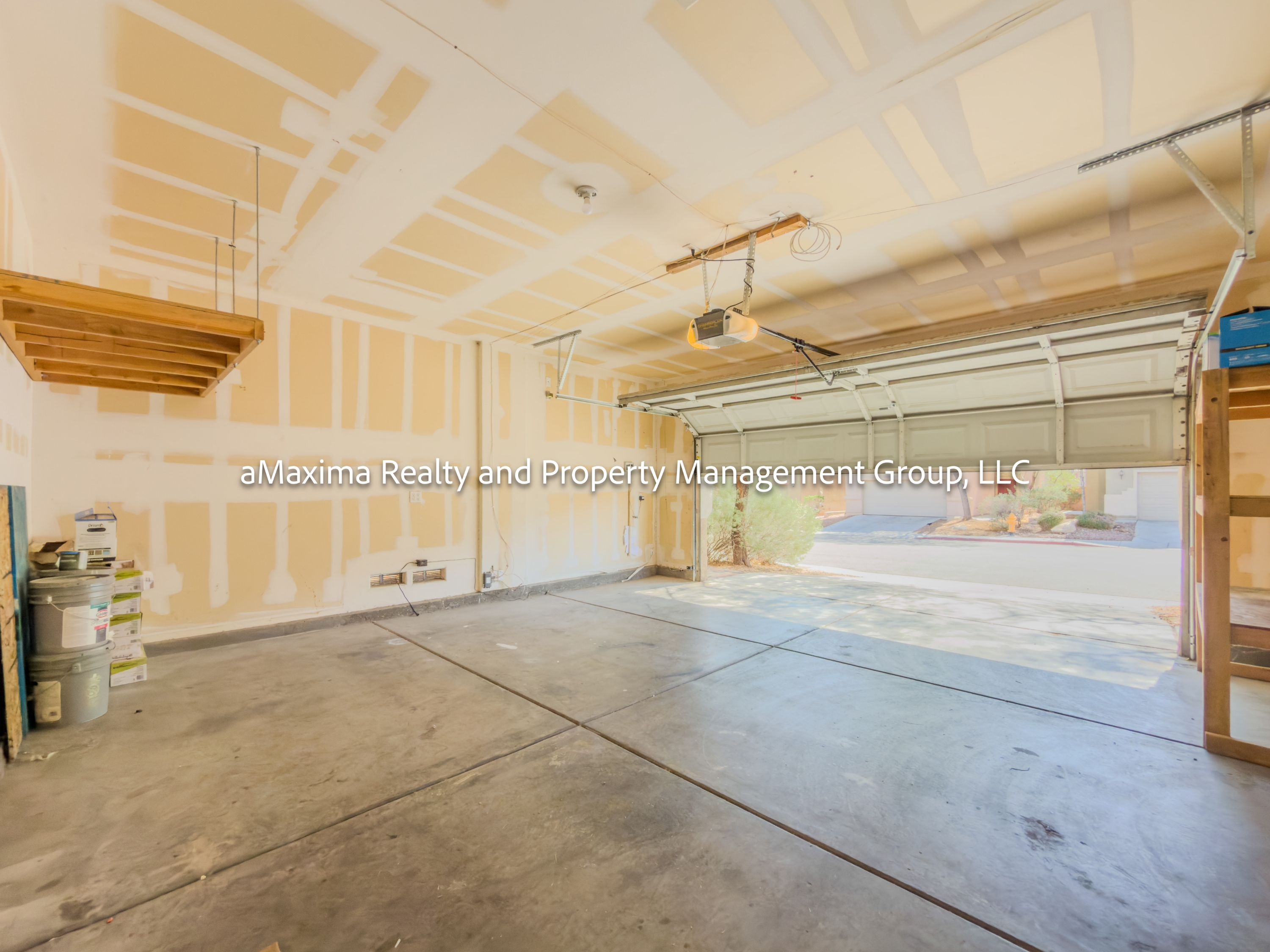 Property photo thumbnail 12