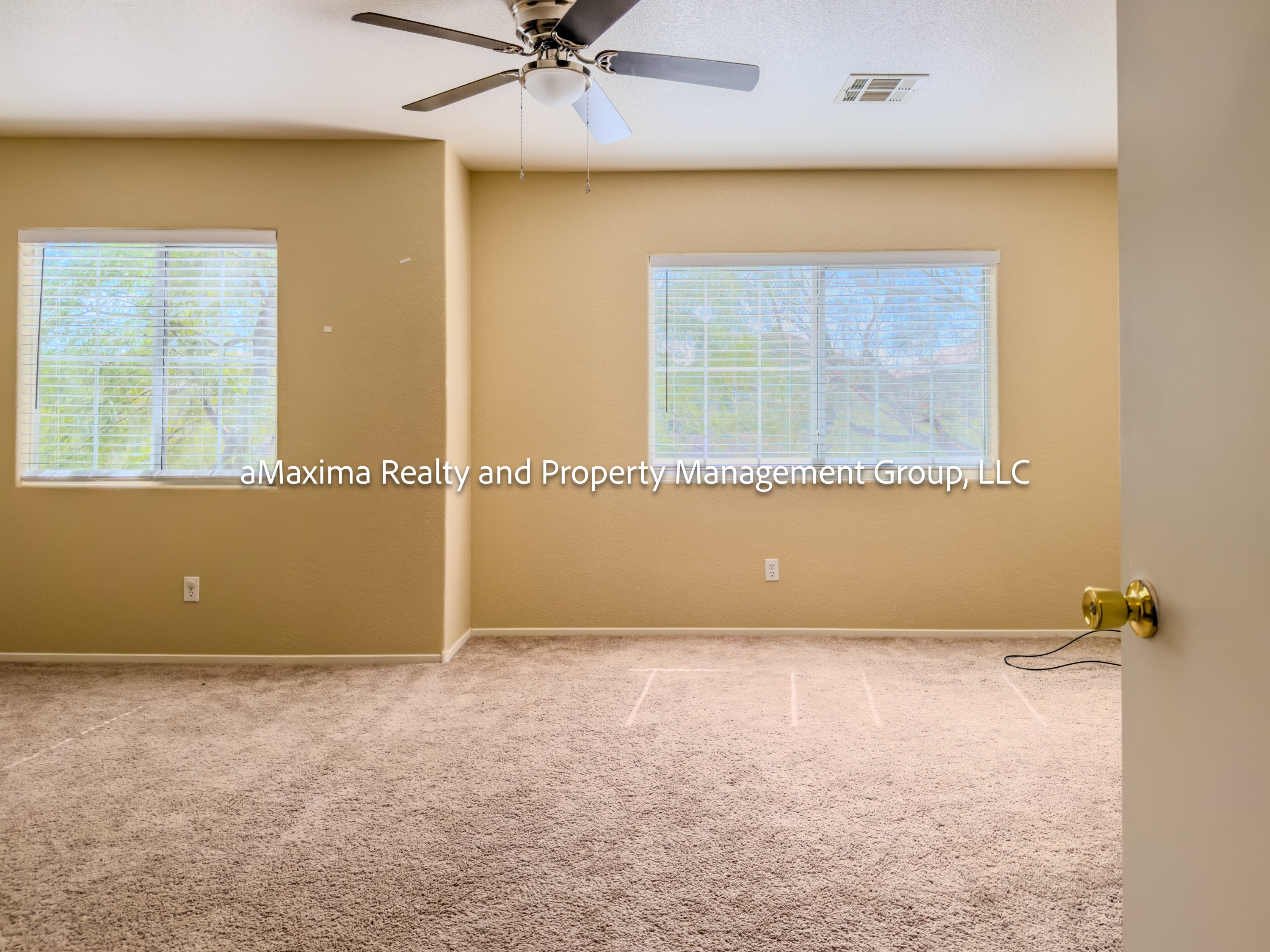 Property photo thumbnail 16