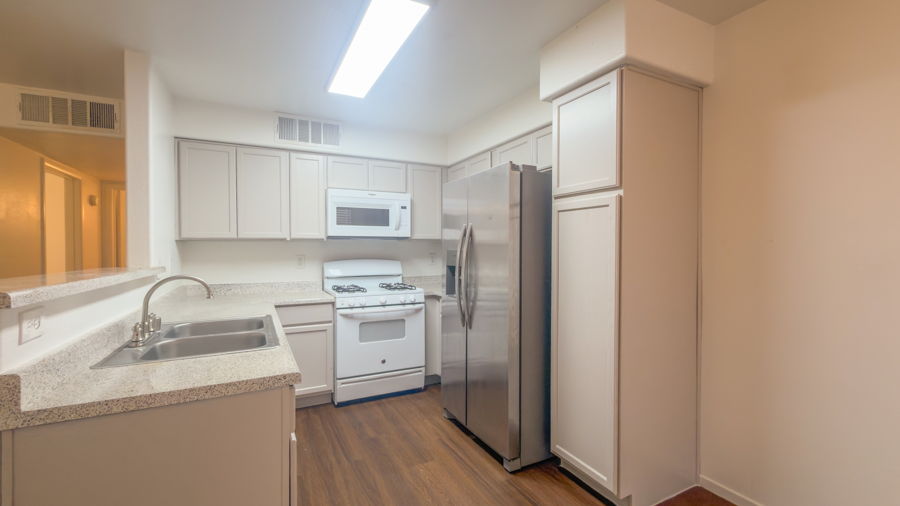 Property photo thumbnail 3
