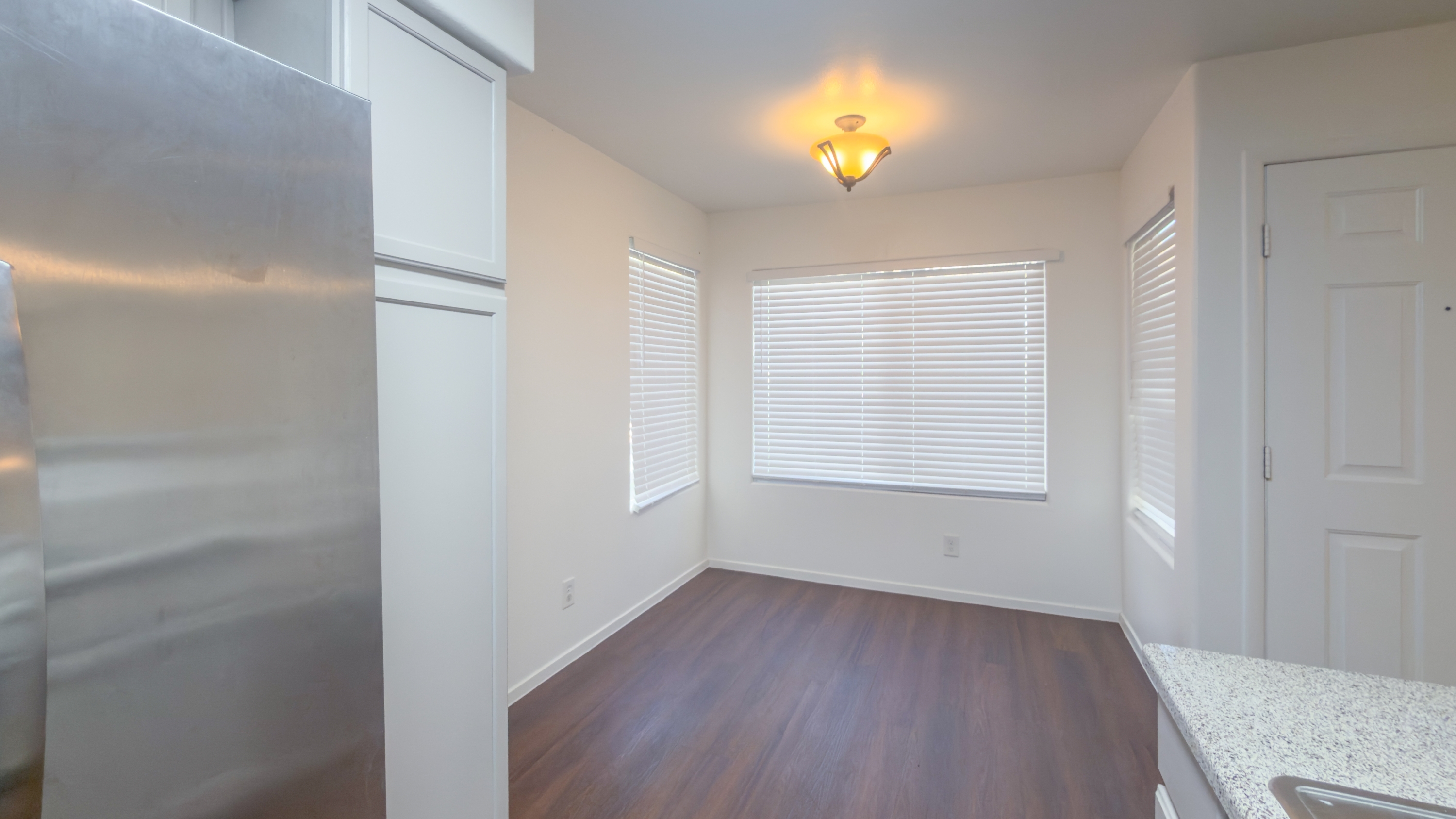 Property photo thumbnail 4