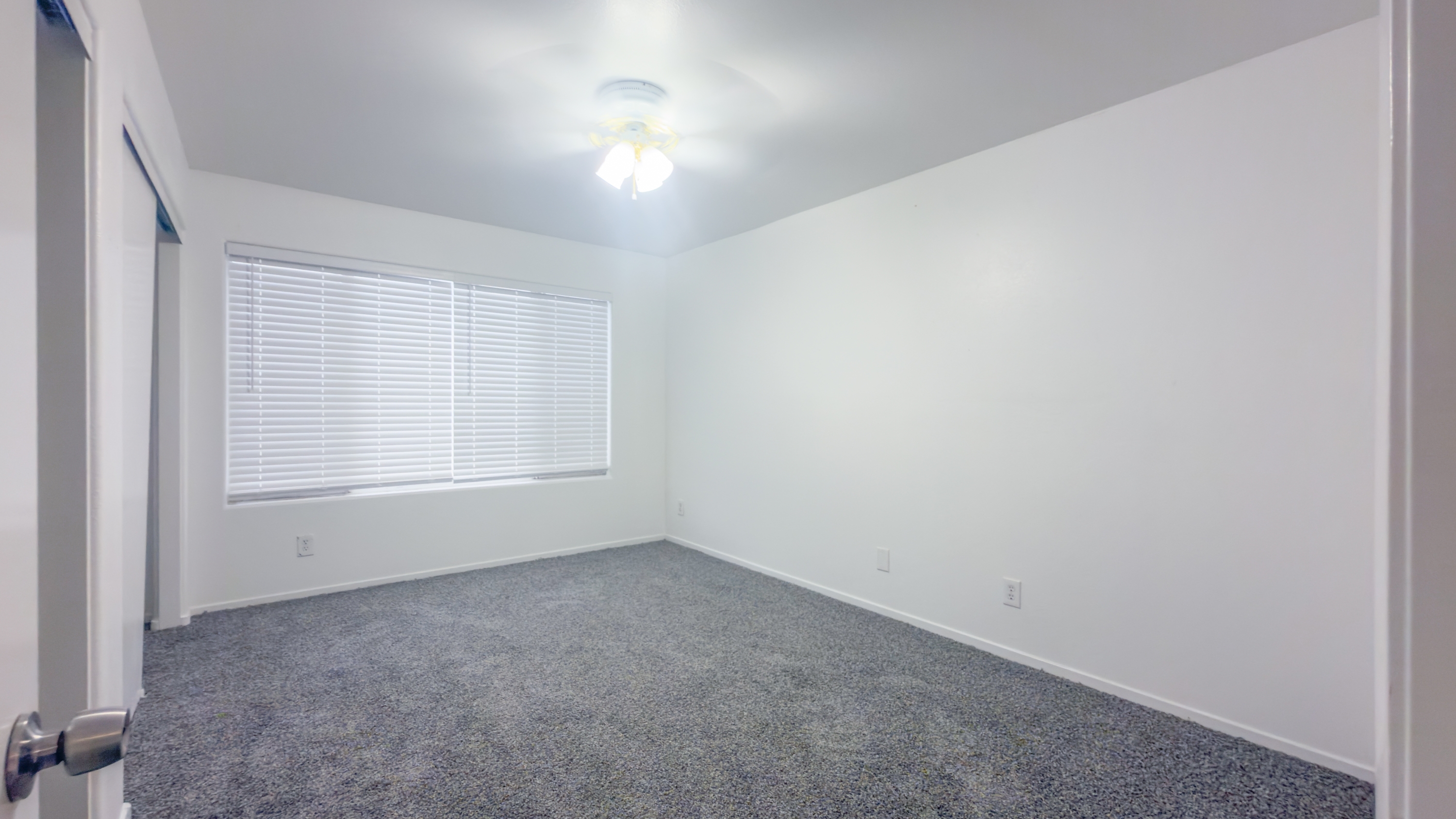 Property photo thumbnail 6